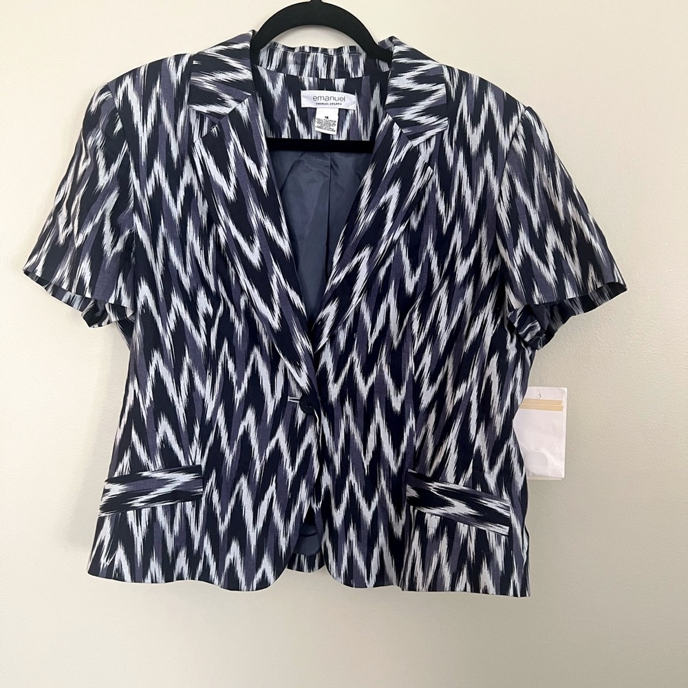 NWT Emanuel Ungaro Short Sleeve Blazer
